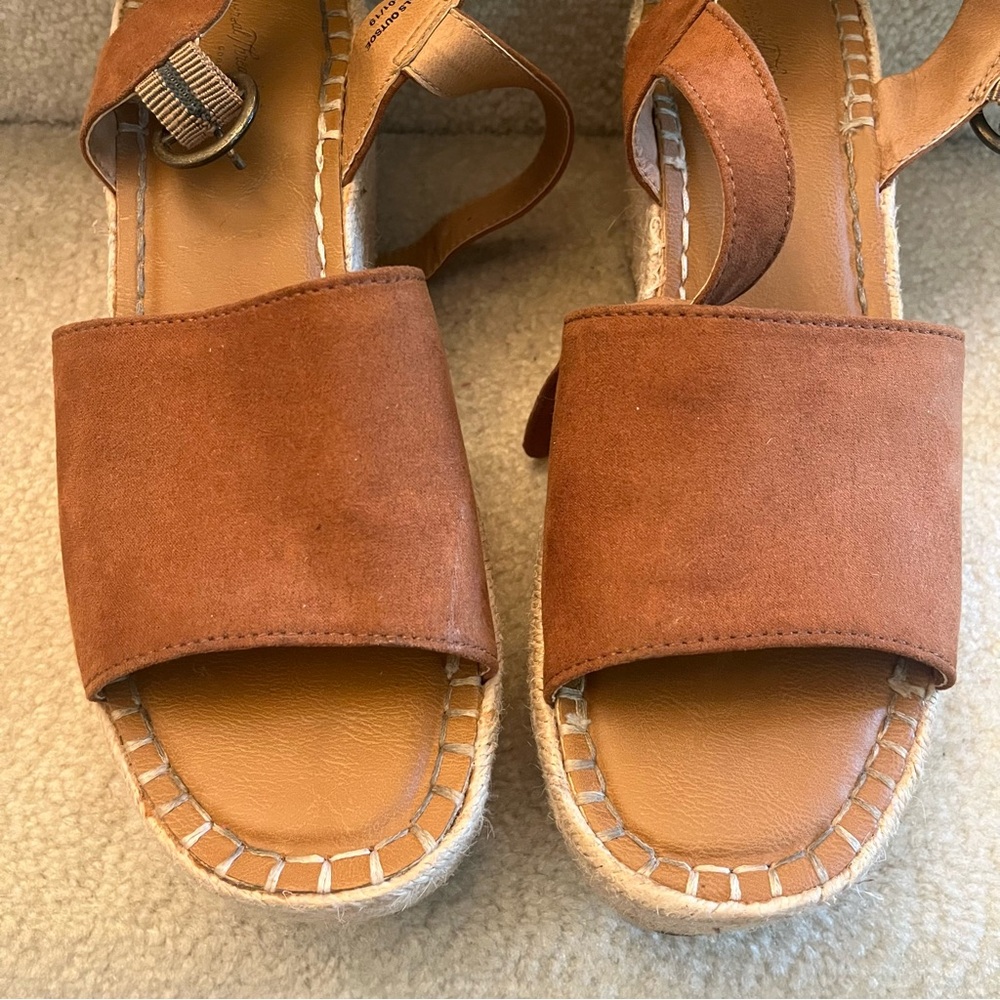 Universal Thread Women’s Tan Platform Sandals In … - image 2